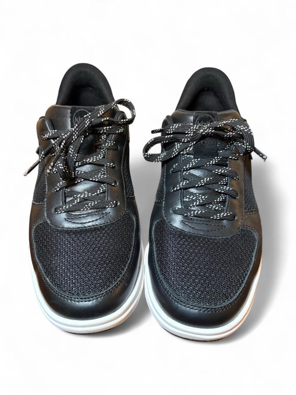 Kizik Brisbane Women’s Sneakers in Black